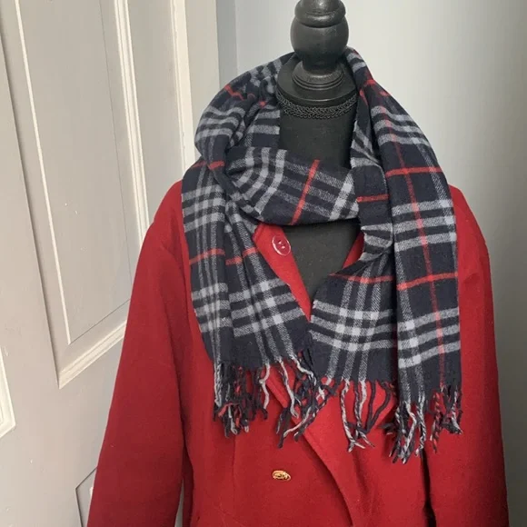 Authentic Burberrys (vintage) black plaid scarf - Picture 3 of 17
